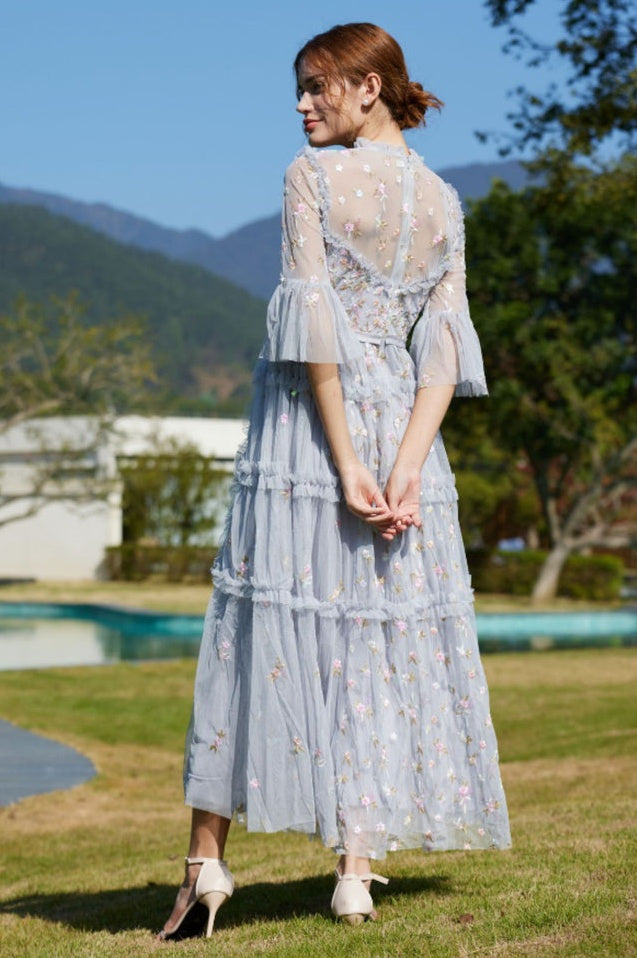 Robe Longue Élegante Brodée avec Volants