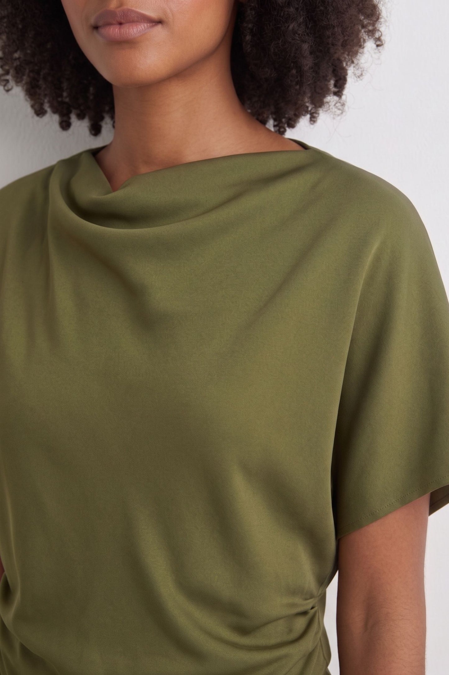 Robe Midi Drapée Asymétrique – Vert Olive