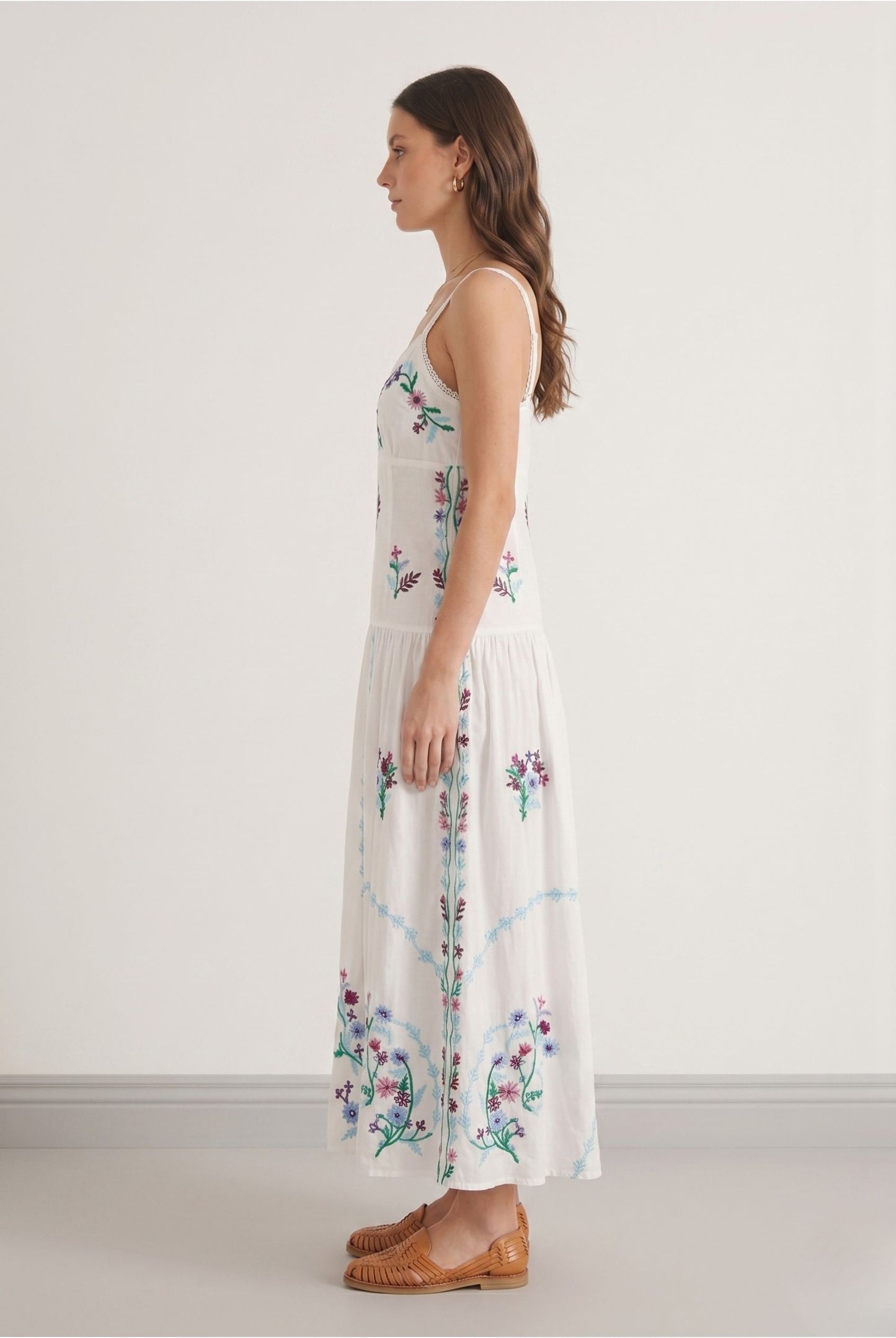 Robe Longue Blanche Bohème à Broderies Florales
