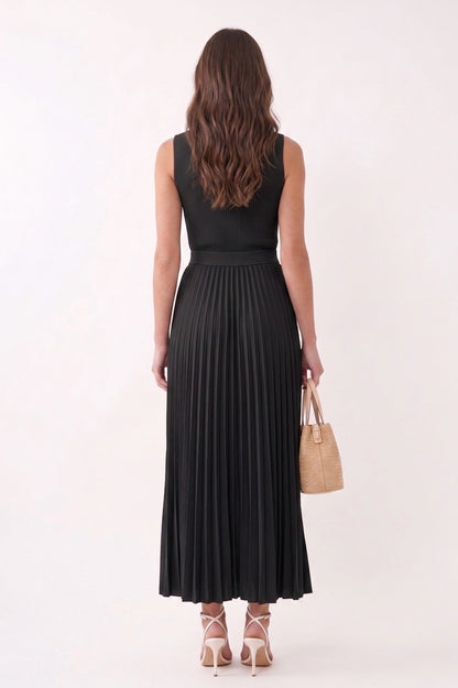 Robe Longue "Escale Parisienne" – Maille Nervurée & Jupe Plissée