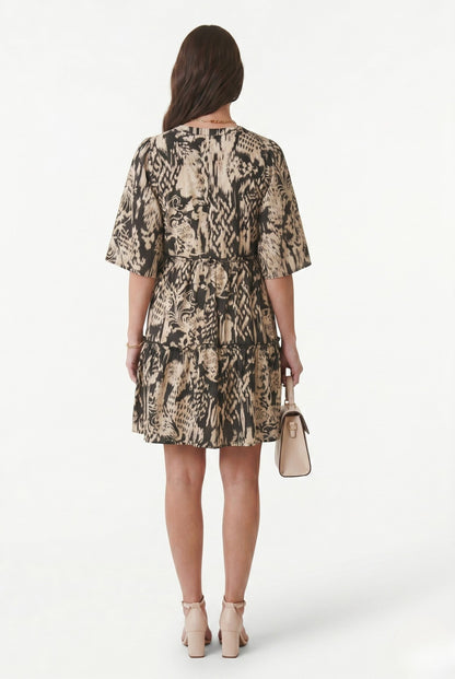Robe Courte Élégante à Imprimé Graphique et Taille Ajustable