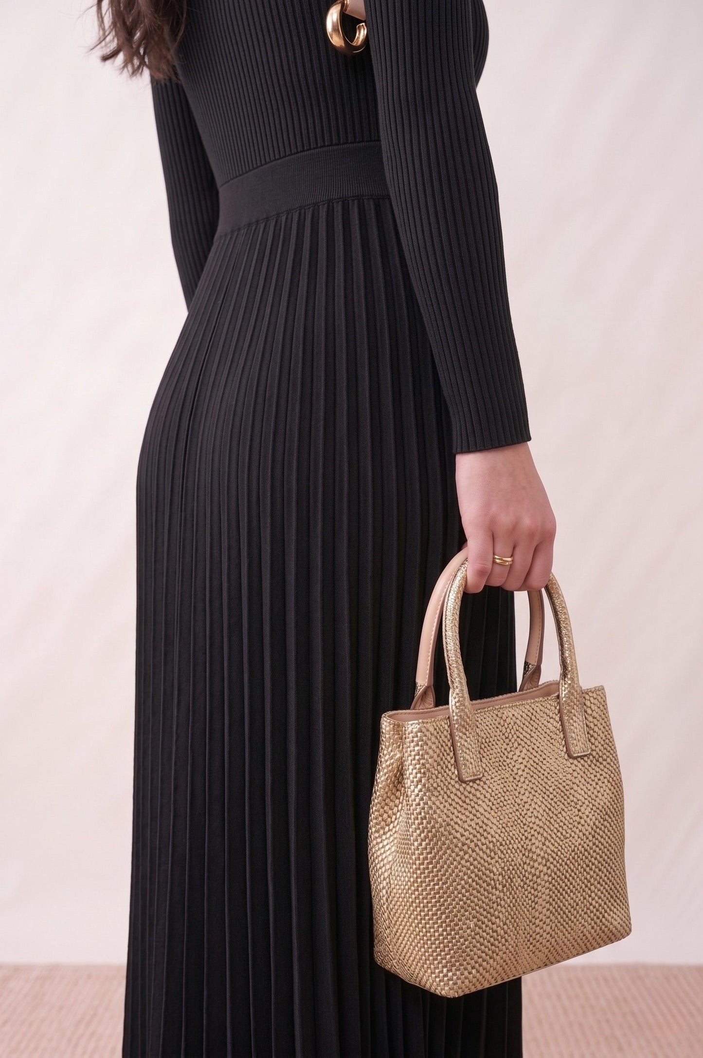 Robe Longue "Escale Parisienne" – Maille Nervurée & Jupe Plissée