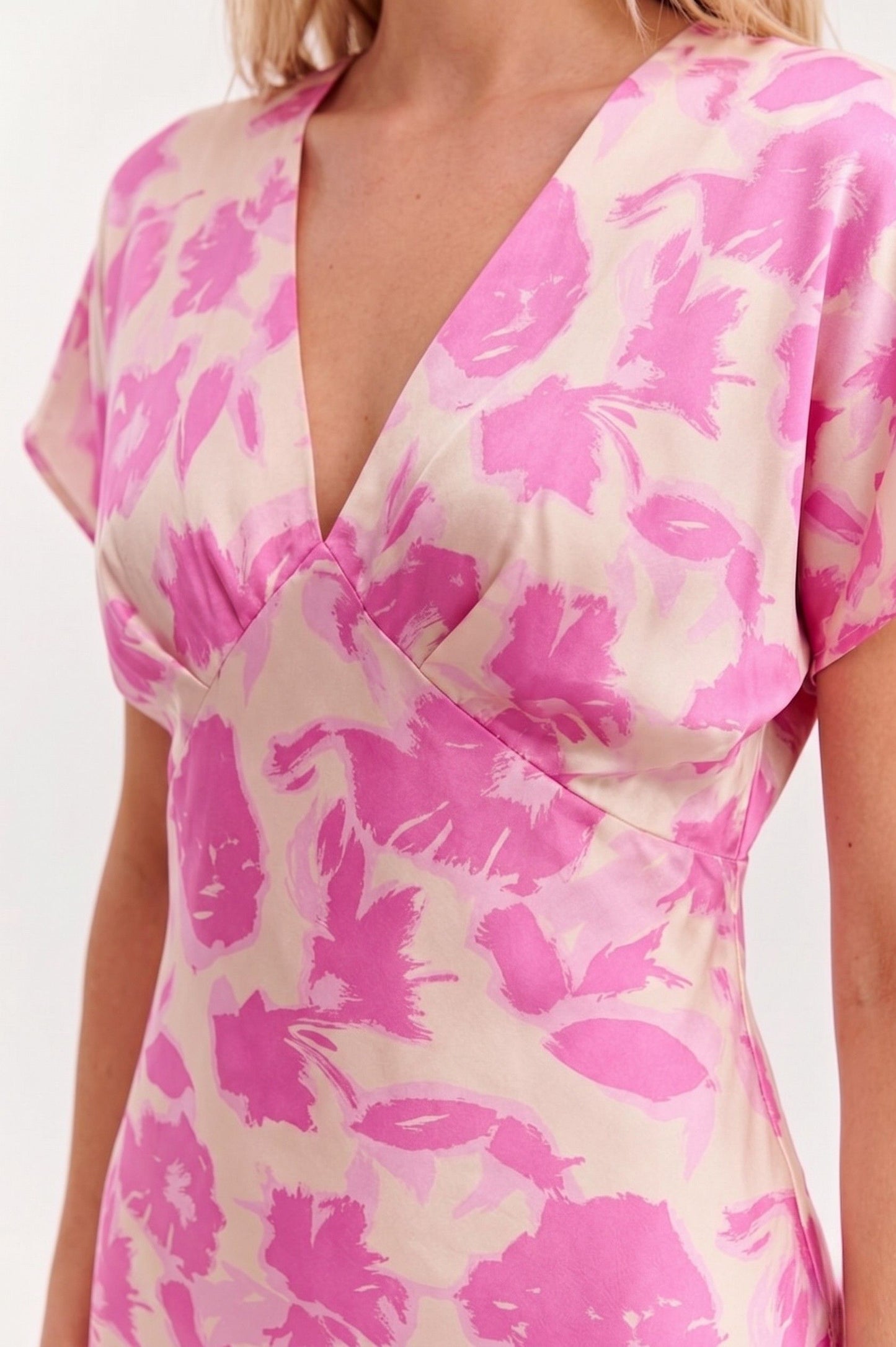 Robe Midi Satinée "Rosa Flor" – Imprimé Floral Rose & Crème