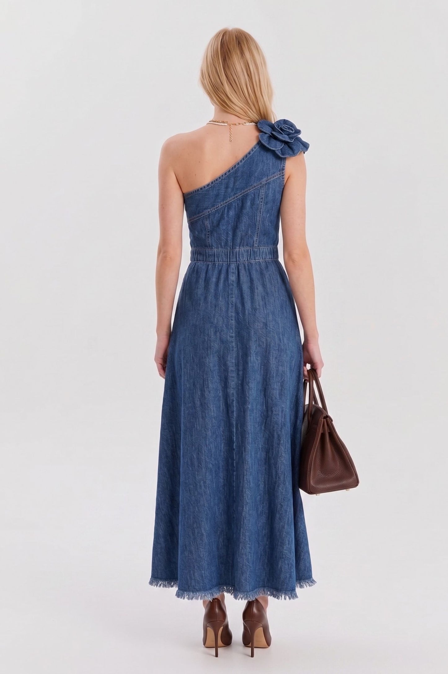 Robe Longue en Jean "Fleur d'Azur" – Coupe Asymétrique & Détail Couture