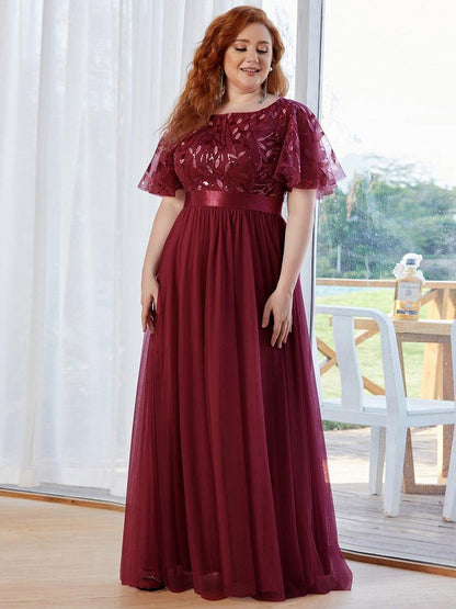 Robe longue de cérémonie à manches courtes avec broderie