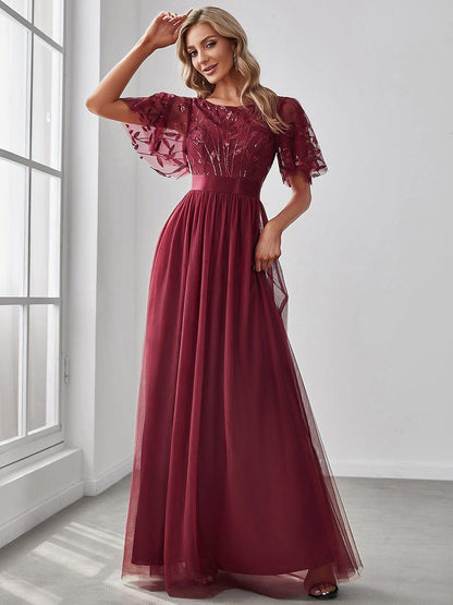 Robe longue de cérémonie à manches courtes avec broderie