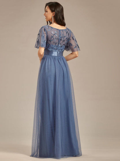 Robe longue de cérémonie à manches courtes avec broderie