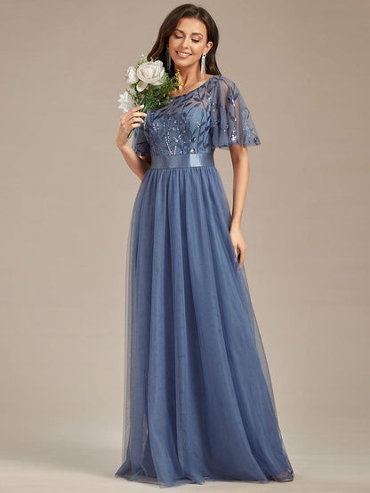 Robe longue de cérémonie à manches courtes avec broderie