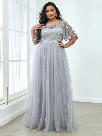 Robe longue de cérémonie à manches courtes avec broderie