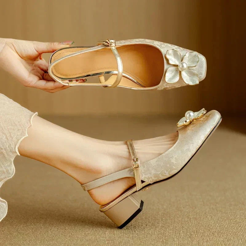 Mathilde – Chaussures élégantes pour femme avec détail floral