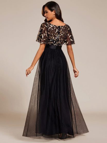 Robe longue de cérémonie à manches courtes avec broderie