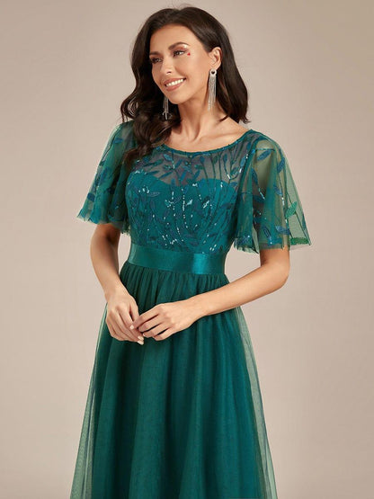 Robe longue de cérémonie à manches courtes avec broderie