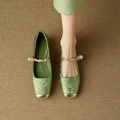 Adrienne – Chaussures classiques à bride au look élégant