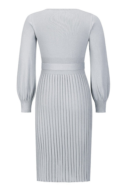 Robe Tricot Épousant à Manches Longues Brodée et Plissée