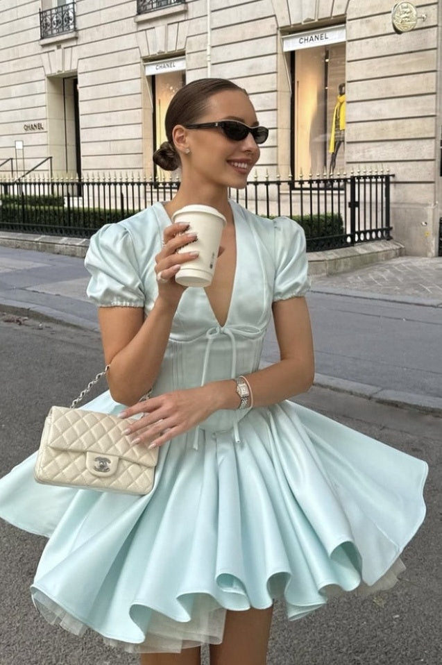 Robe Mini Plissée en Satin Délicat Imani