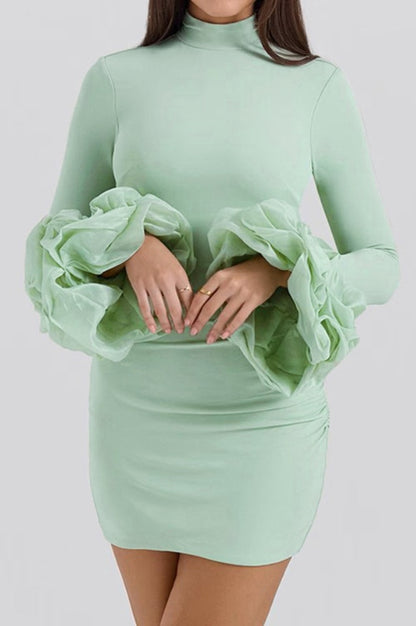 Robe Mini à Volants et Manches Évasées Camilla Pistache