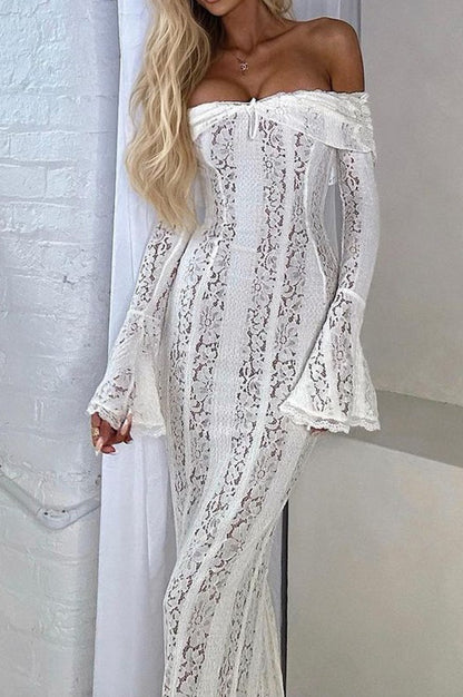 Robe Maxi Évasée en Dentelle Florale à Épaules Dégagées