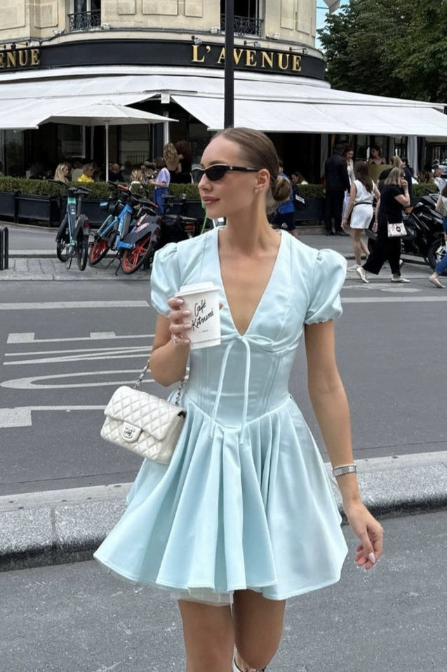 Robe Mini Plissée en Satin Délicat Imani