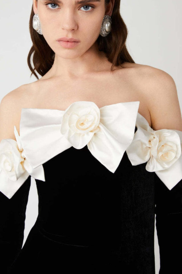 Robe en Velours Duchesse à Bows, Épaules Nues