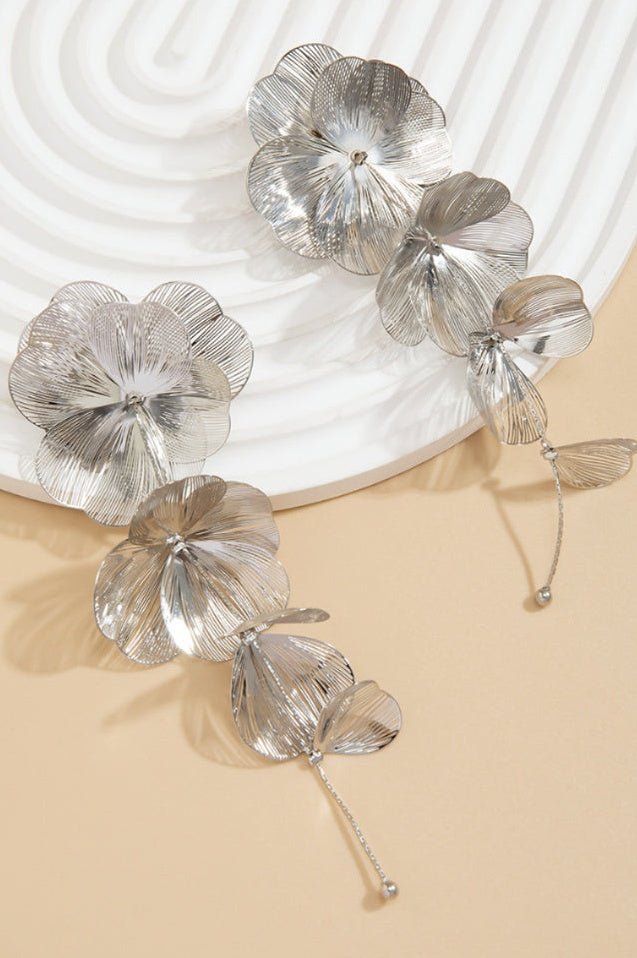 Ensemble de Boucles d'Oreilles et de Collier à Franges Florales