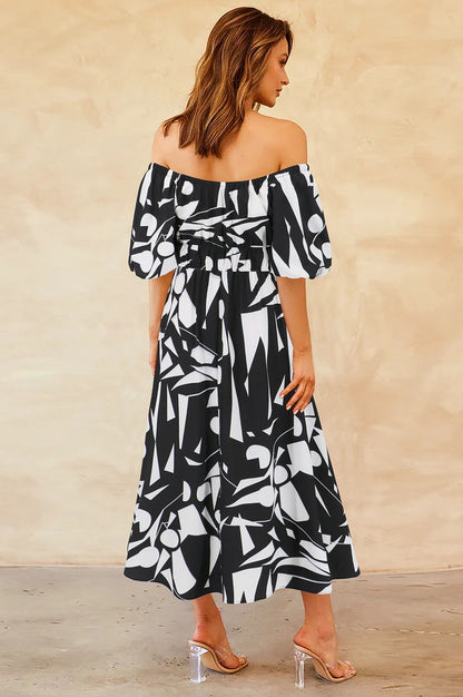 Robe Brodée à Manches Ballon Décolletée