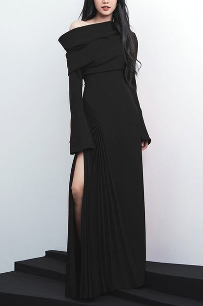Robe Rouge Brodée à Pliures et Découpe Fendue