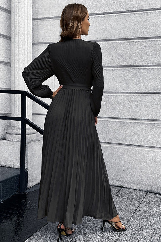 Robe Plissée Évasée à Col en V