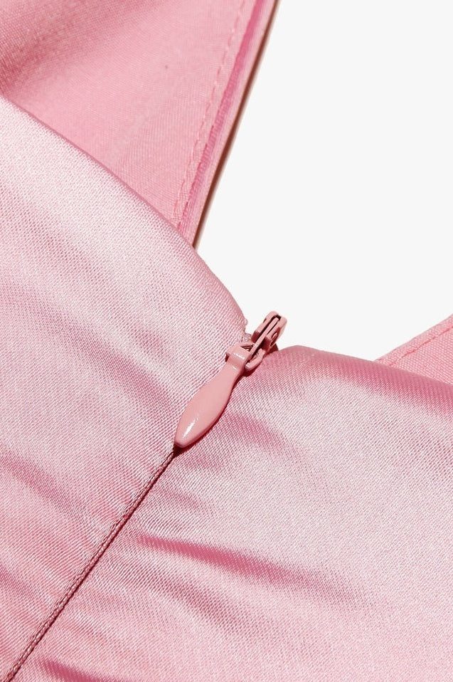 Robe Midi Satinée à Décolleté V Profond et Taille Cintrée