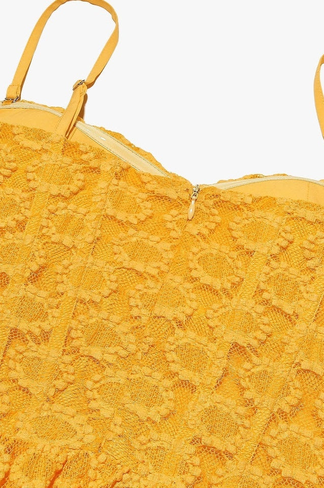 Robe Mini en Dentelle Apricot avec Corset