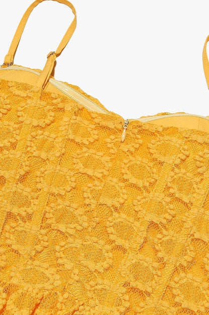 Robe Mini en Dentelle Apricot avec Corset