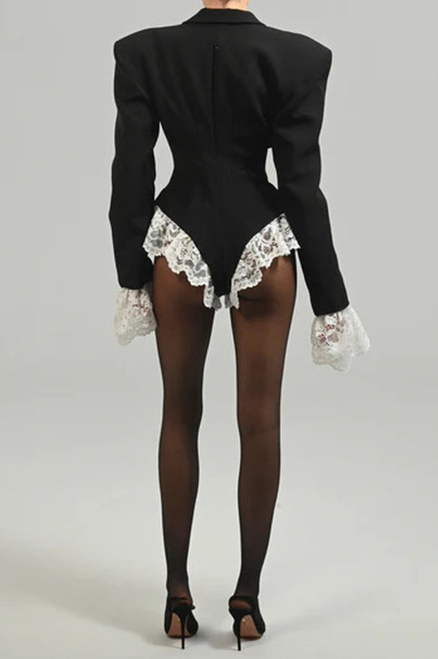 Blazer Évasé en Dentelle Brodée à Décolleté en V