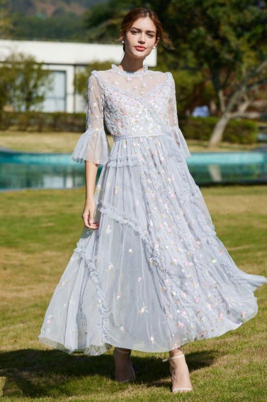 Robe Longue Élegante Brodée avec Volants - Révier Paris