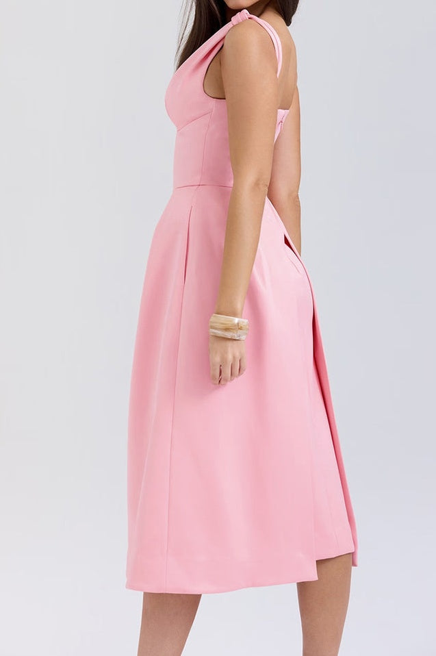 Robe Midi Satinée à Décolleté V Profond et Taille Cintrée