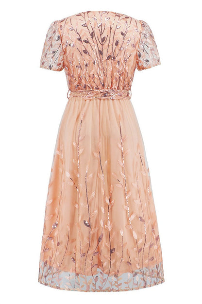 Robe Brodée de Feuilles à Sequins avec Décolleté Lié
