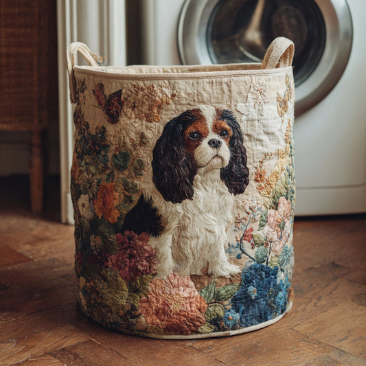 Panier à linge matelassé artisanal – Cavalier King Charles et fleurs